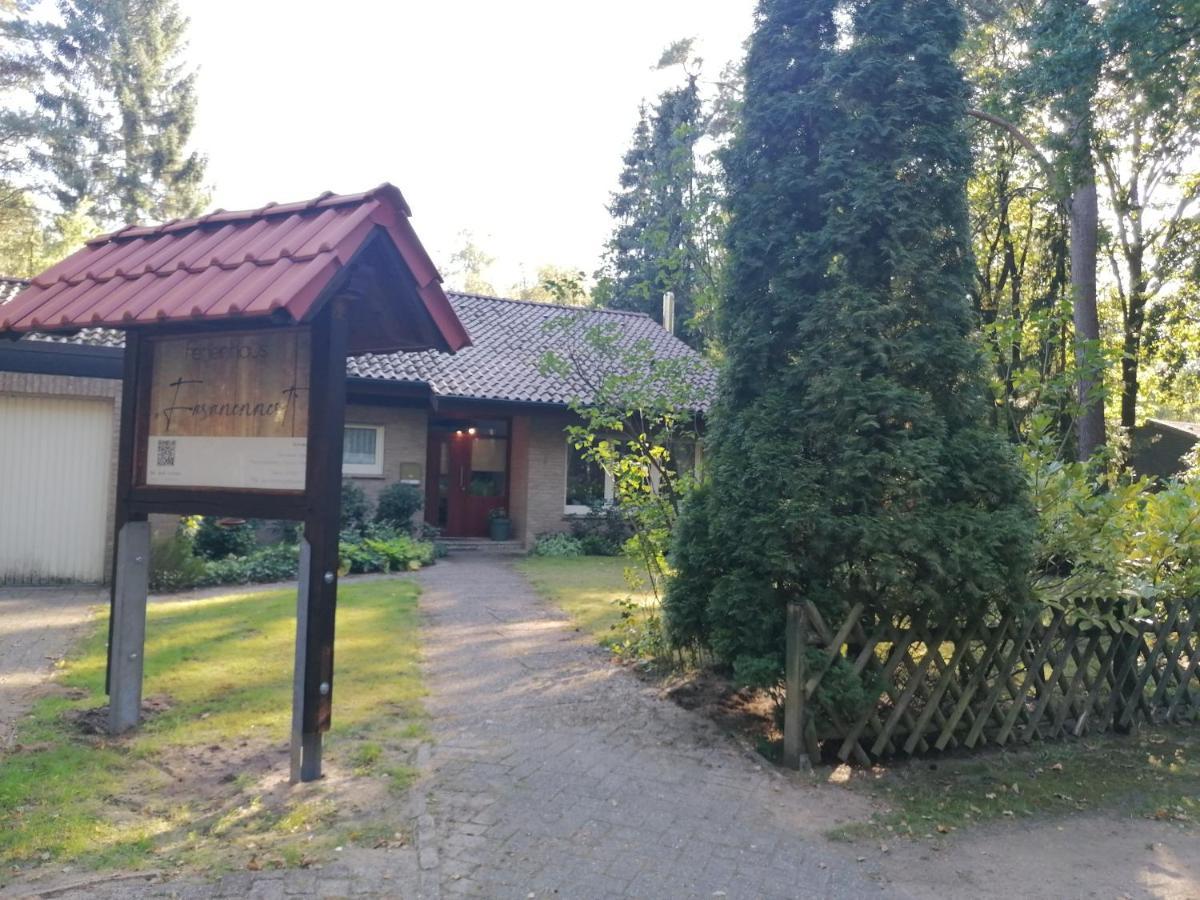 Ferienhaus Fasanennest Uelsen エクステリア 写真